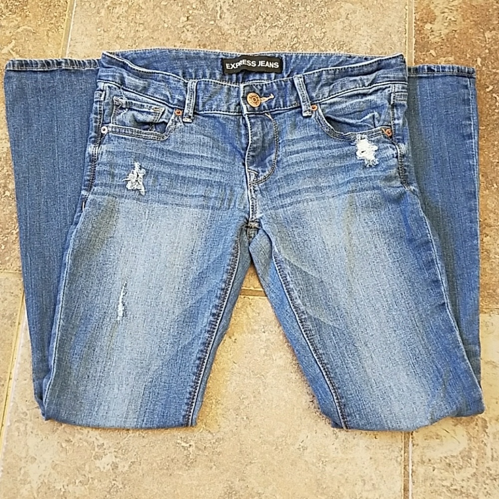 Express Slim Flare Low Rise Stella Jeans. 6 short